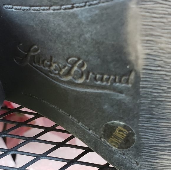 NEW Lucky Brand Tommie Boots Triple Buckles Distressed Leather Ankle Booties - Picture 6 of 14